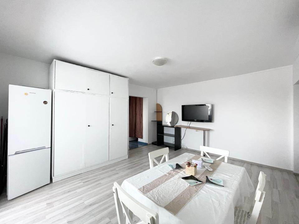 Apartament 3 camere, 54 mp utili - zona Buziasului