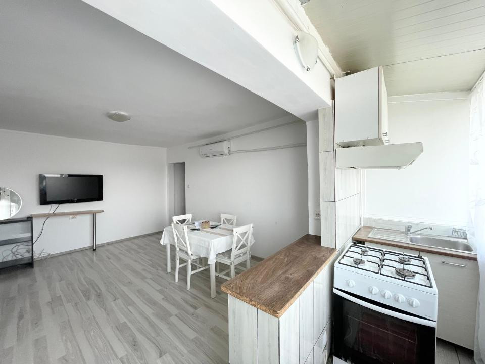 Apartament 3 camere, 54 mp utili - zona Buziasului