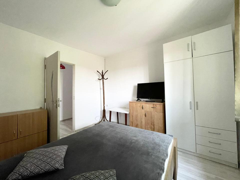 Apartament 3 camere, 54 mp utili - zona Buziasului