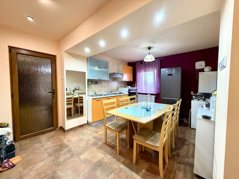 Apartament 2 camere, 50 mp utili, etaj 3 - Zona Aradului