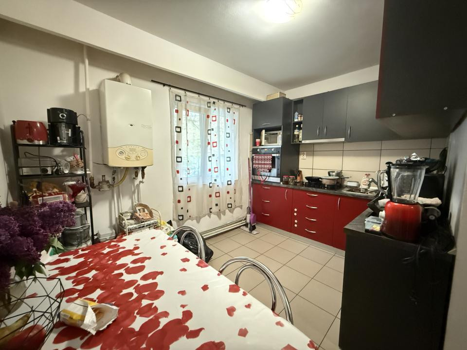 Apartament 3 camere, decomandat, 67 mp utili, parter - Girocului