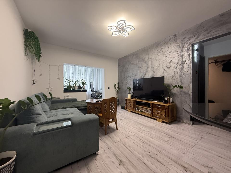 Apartamament 3 camere, 63 mp utili +balcon, etaj 2 - Soarelui