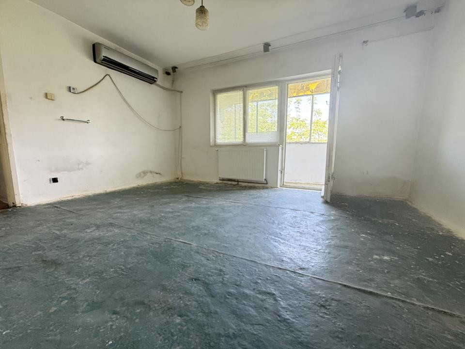 Apartament cu 2 camere, 52 mp + balcon, etaj 4/5 - Ideal pentru investitie 