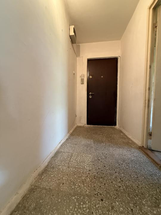 Apartament cu 2 camere, 52 mp + balcon, etaj 4/5 - Ideal pentru investitie 