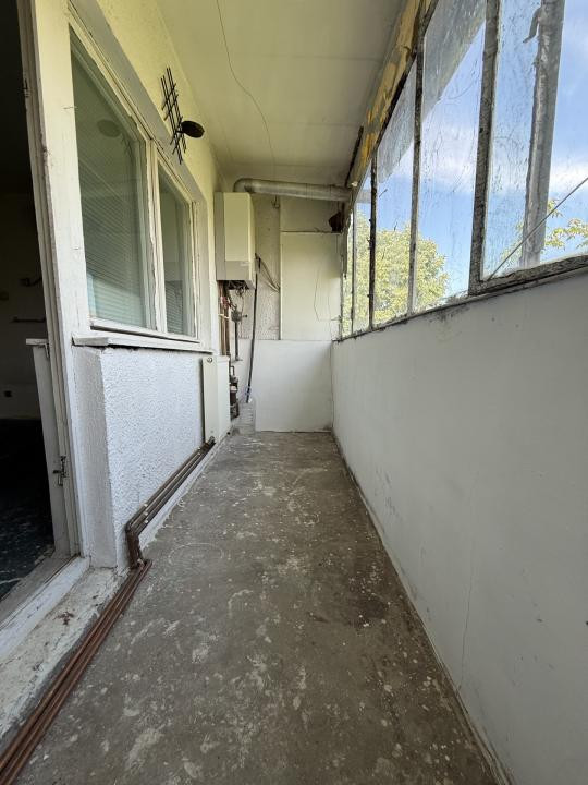 Apartament cu 2 camere, 52 mp + balcon, etaj 4/5 - Ideal pentru investitie 