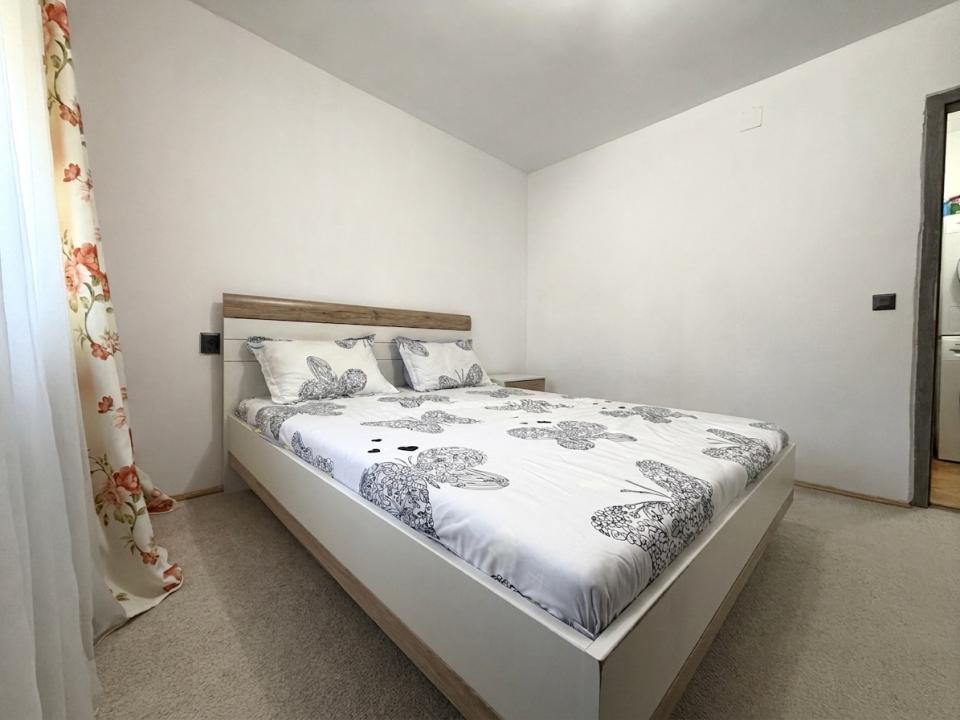 Apartament 3 camere, 2 băi, etaj 4, renovat - Lipovei 