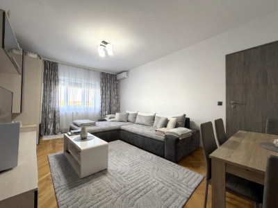 Apartament 3 camere, 2 băi, etaj 4, renovat -  Lipovei 