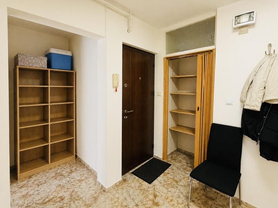 Apartament 3 camere, decomandat, etaj 2 - zona Olimpia Stadion 