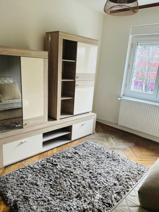 Apartament 3 camere, decomandat, etaj 2 - zona Olimpia Stadion 