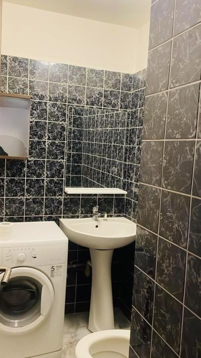 Apartament 3 camere, decomandat, etaj 2 - zona Olimpia Stadion 