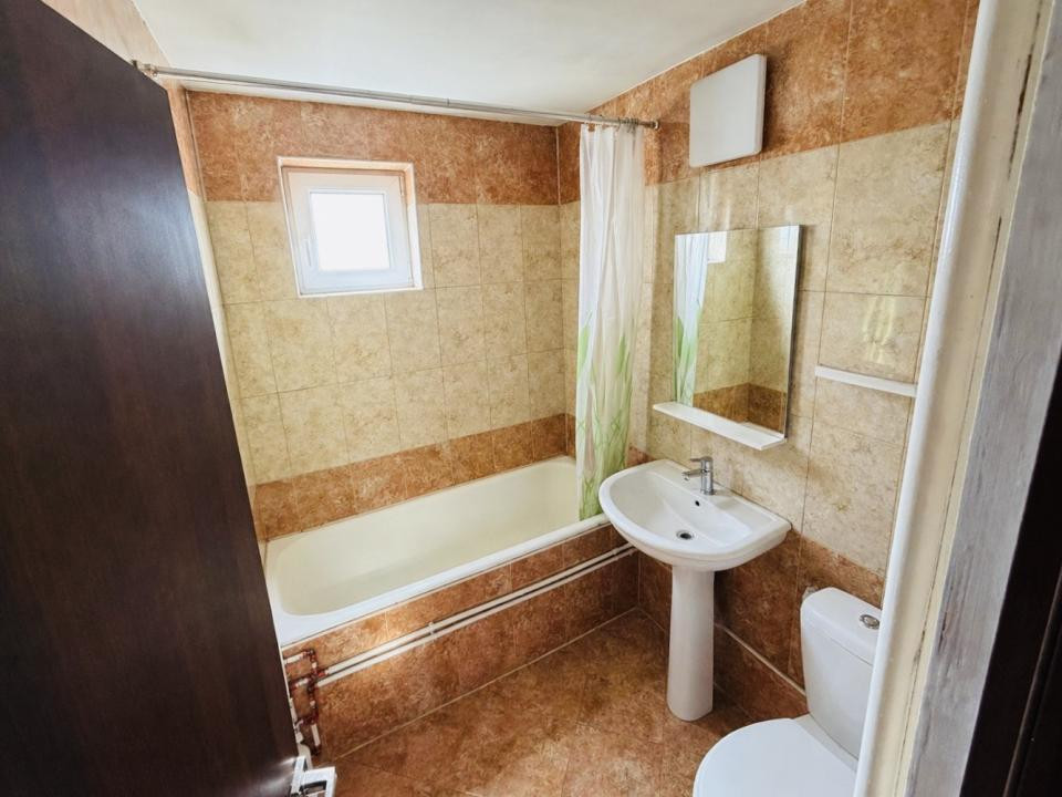 Apartament 3 camere, decomandat, etaj 2 - zona Olimpia Stadion 