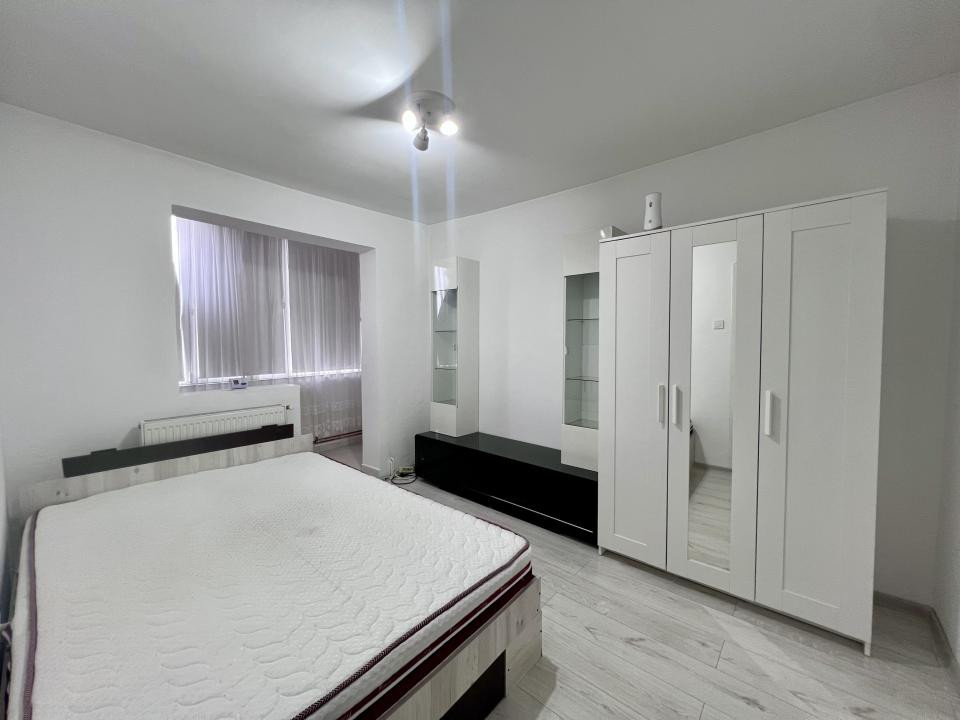  Apartament 3 camere, 52 mp utili, etaj 4 - zona Cetatii