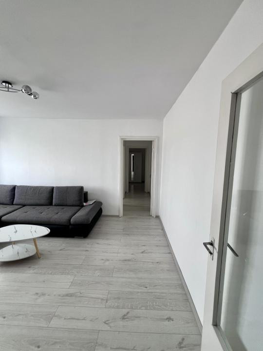 Apartament 3 camere, 52 mp utili, etaj 4 - zona Cetatii