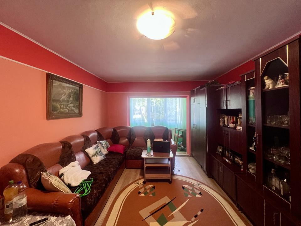  Apartament 3 camere, 69 mp utili, decomandat, parter - zona Soarelui