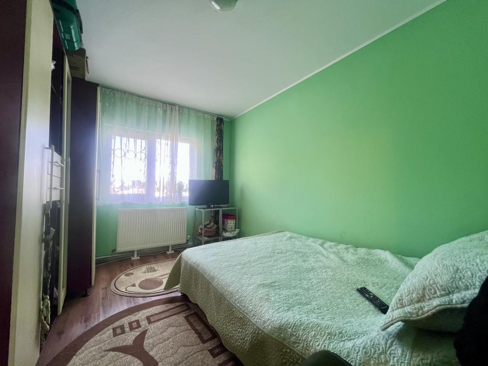  Apartament 3 camere, 69 mp utili, decomandat, parter - zona Soarelui