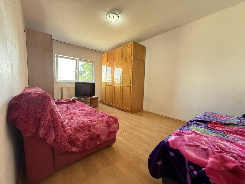 Apartament 3 camere, decomandat, etaj 3 din 4 - Lipovei