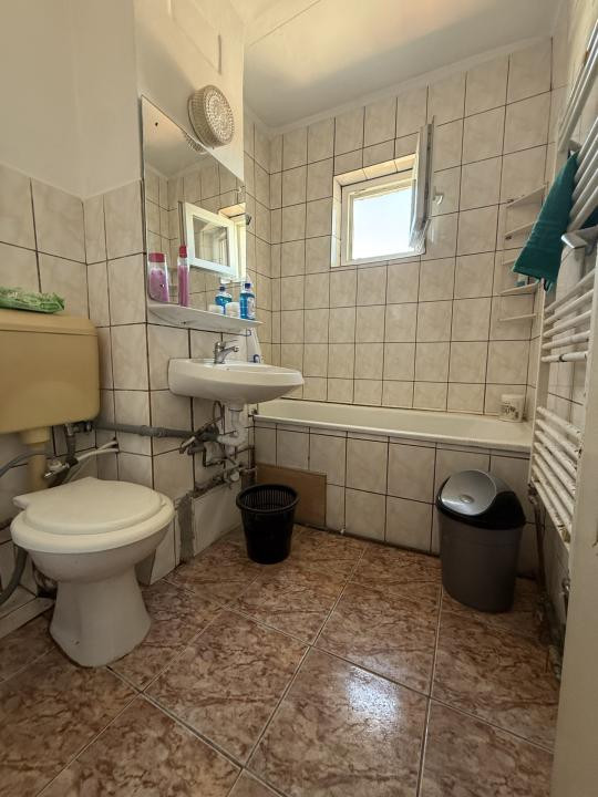 Apartament 3 camere, decomandat, etaj 3 din 4 - Lipovei