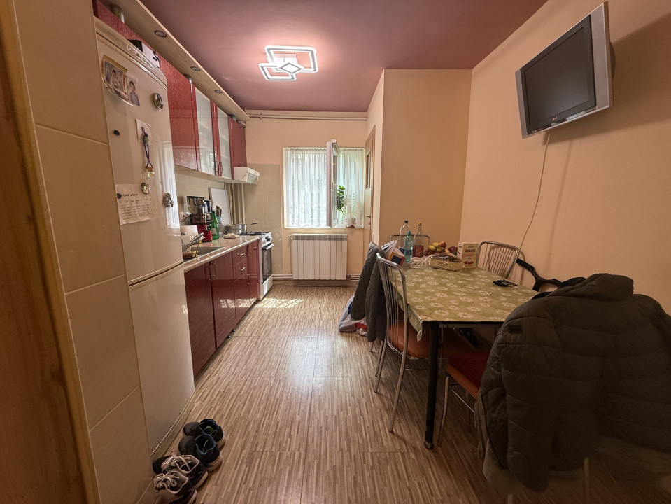 Apartament 3 camere, decomandat, 65 mp utili  - Girocului
