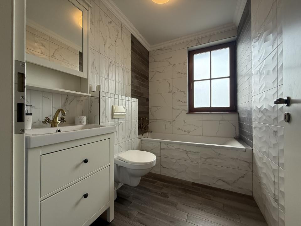 Apartament lux, 4 camere, 117 mp utili, 2 balcoane, 2 locuri de parcare - Giroc