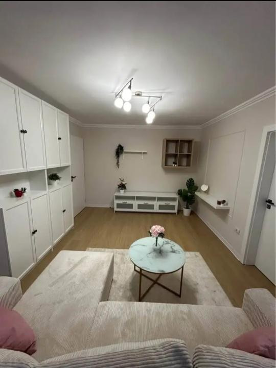 Apartament renovat, 2 camere, etaj 4 din 5 - Sagului