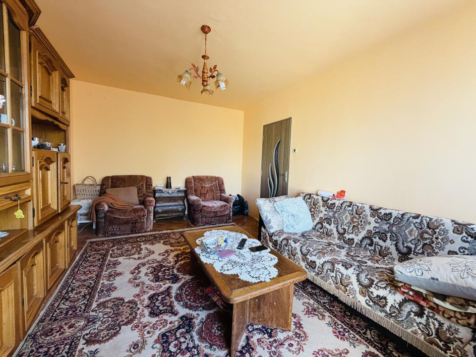 Apartament 2 camere, semidecomandat, mobilat in zona Balcescu 