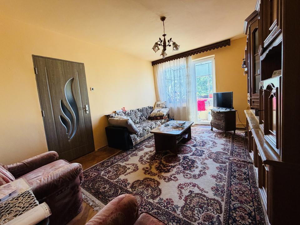 Apartament 2 camere, semidecomandat, mobilat in zona Balcescu 