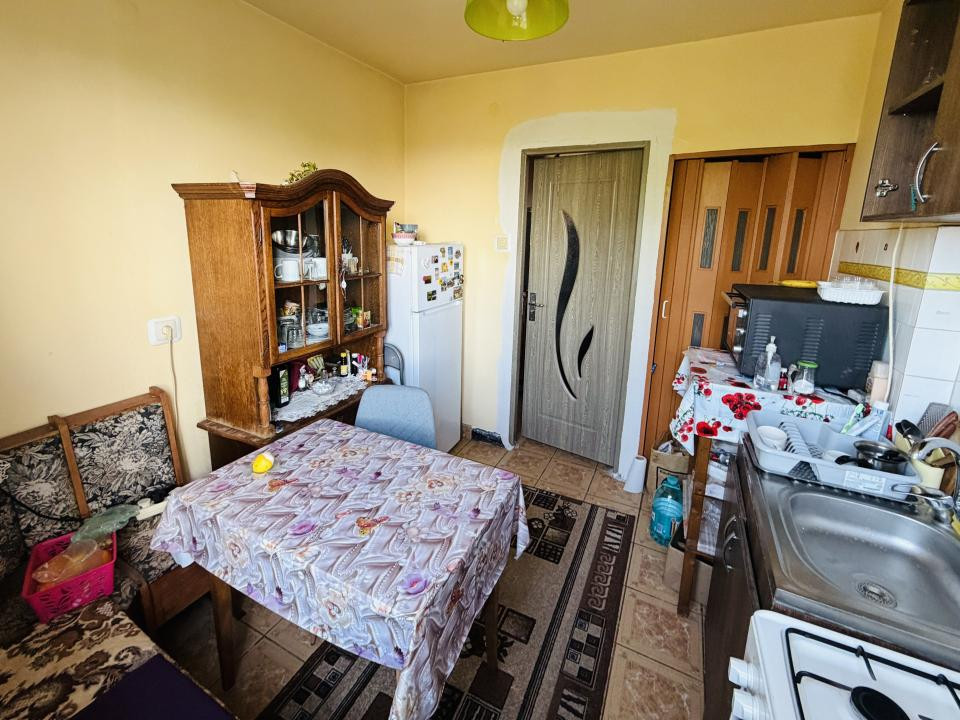 Apartament 2 camere, semidecomandat, mobilat in zona Balcescu 