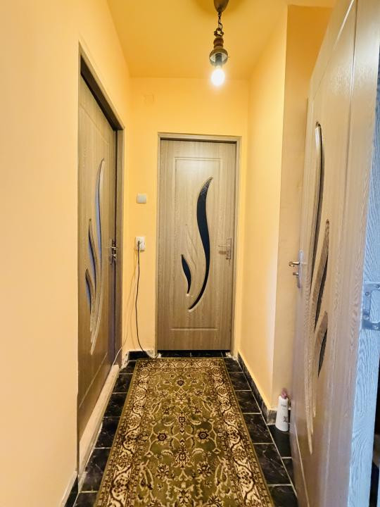 Apartament 2 camere, semidecomandat, mobilat in zona Balcescu 