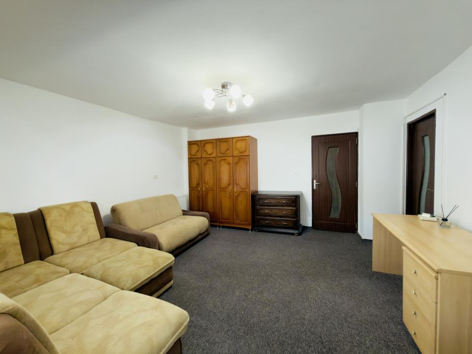 COMISION 0%  Apartament 2 camere, semidecomandat, etaj 3, zona Steaua 
