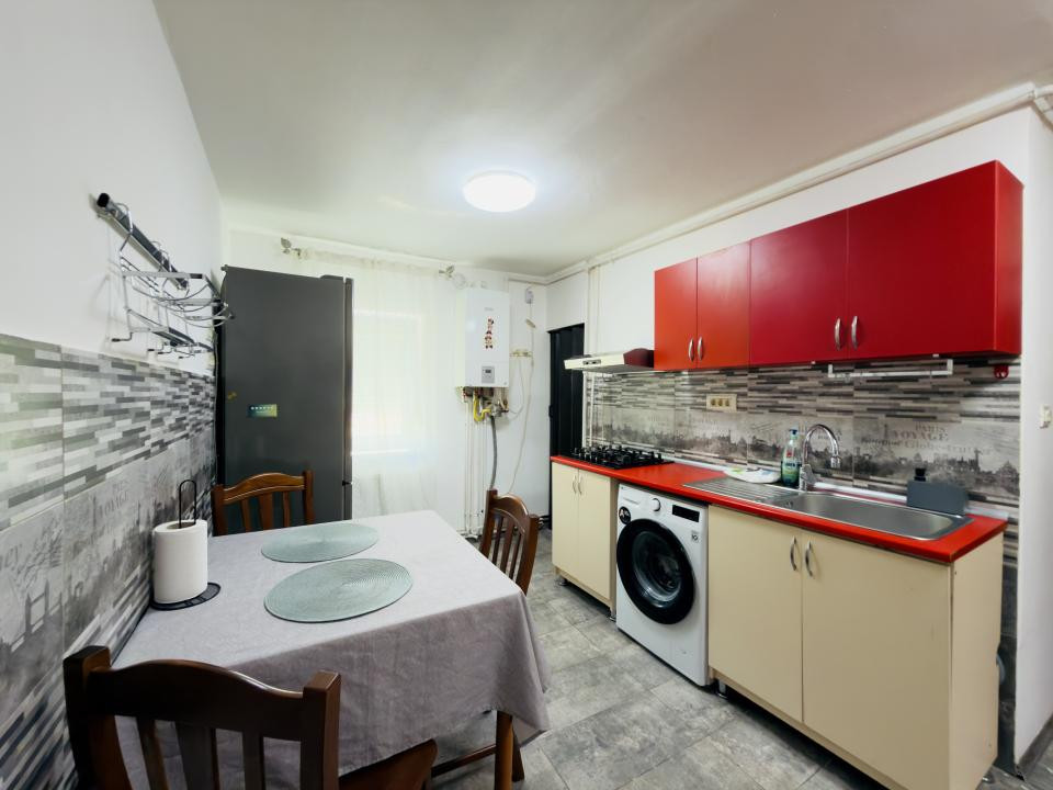 COMISION 0%  Apartament 2 camere, semidecomandat, etaj 3, zona Steaua 