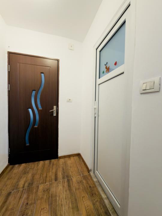 COMISION 0%  Apartament 2 camere, semidecomandat, etaj 3, zona Steaua 