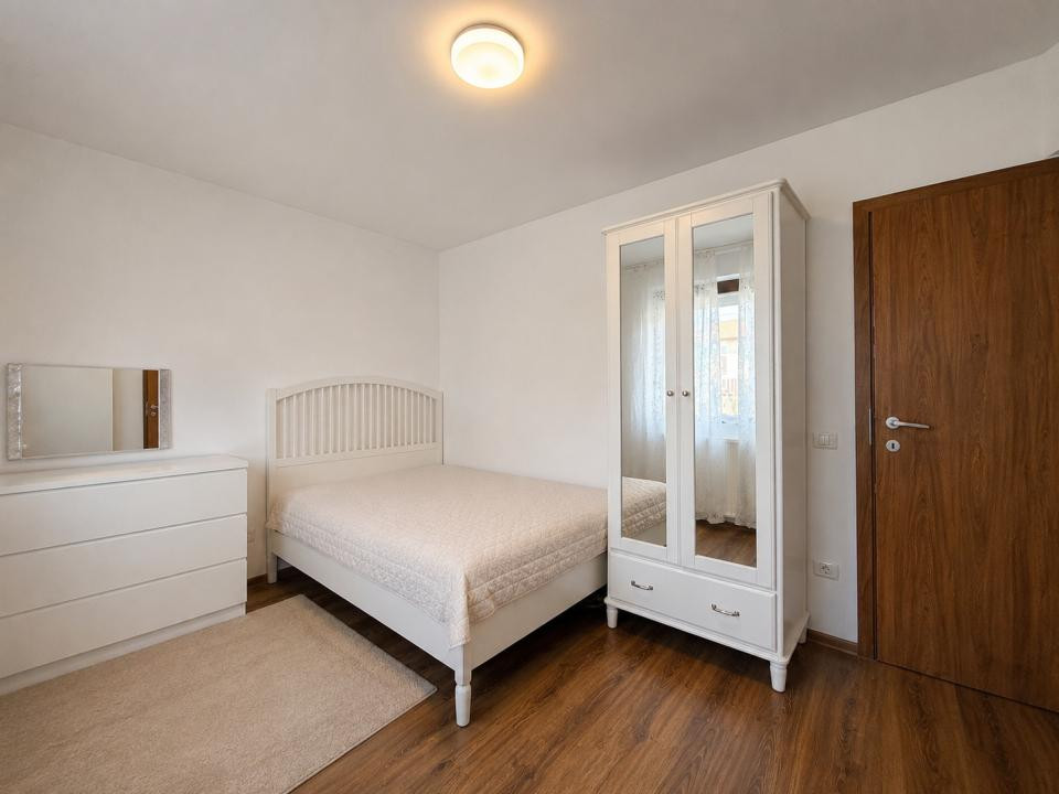 Casa individuala, 6 camere, 155 mp utili, 600 mp teren, garaj - Sacalaz