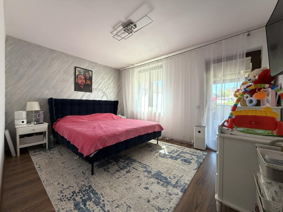 Casa individuala, 6 camere, 155 mp utili, 600 mp teren, garaj - Sacalaz
