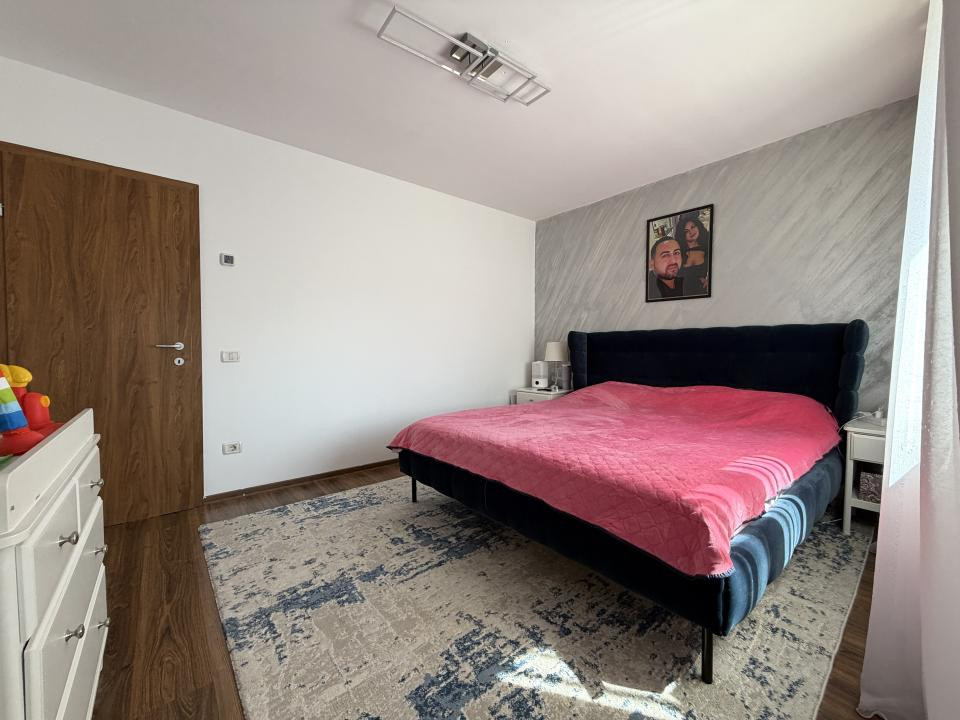 Casa individuala, 6 camere, 155 mp utili, 600 mp teren, garaj - Sacalaz