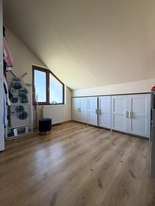 Casa individuala, 6 camere, 155 mp utili, 600 mp teren, garaj - Sacalaz