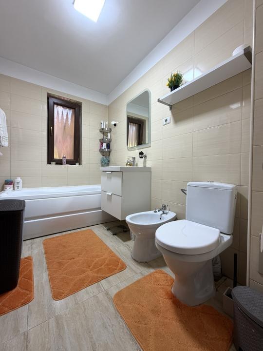 Casa individuala, 6 camere, 155 mp utili, 600 mp teren, garaj - Sacalaz