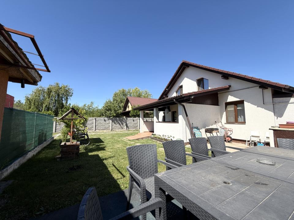 Casa individuala, 6 camere, 155 mp utili, 600 mp teren, garaj - Sacalaz