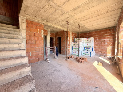 Casa individuala cu 4 camere, 100 mp utili, 372 mp teren - Sanandrei