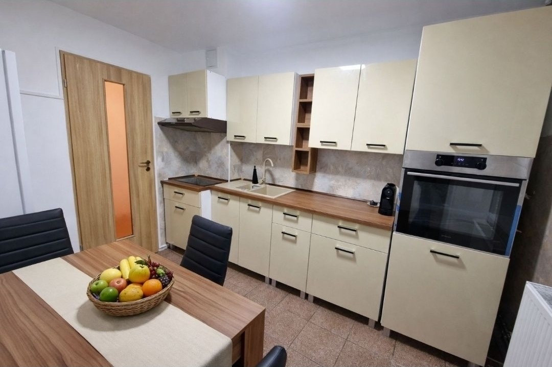 Apartement 2 camere, etaj 1, 52mp utili, zona Olimpia - Stadion 