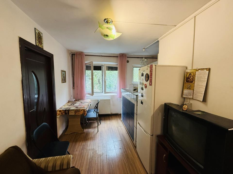 Apartament 2 camere, etaj 1, mobilat, zona Piata Doina 