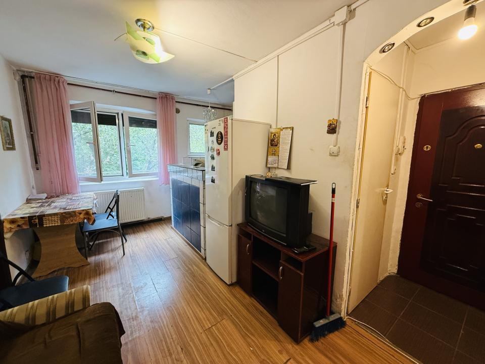 Apartament 2 camere, etaj 1, mobilat, zona Piata Doina 