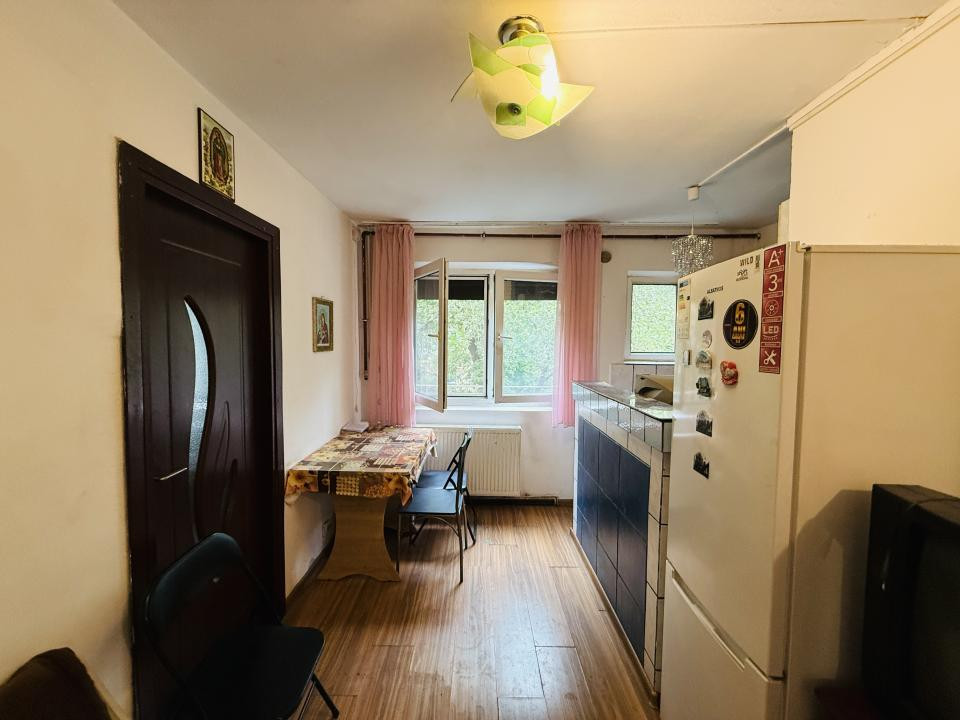 Apartament 2 camere, etaj 1, mobilat, zona Piata Doina 
