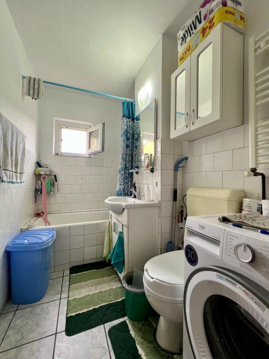 Apartement 1 camera, etaj 4/5, 37 mp utili, decomandat - zona Dambovita
