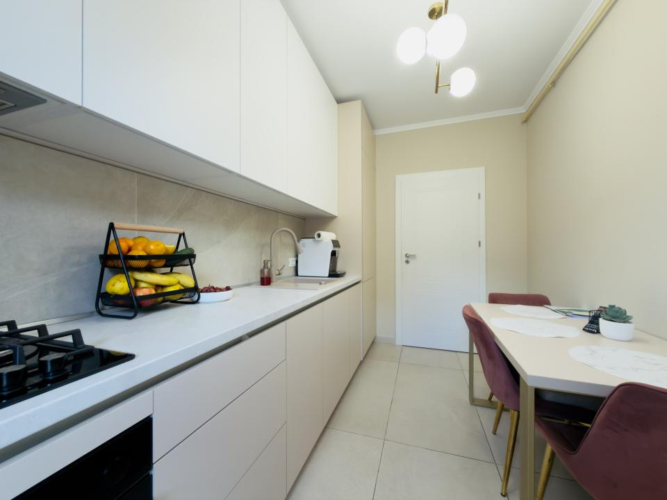 Apartament 2 camere, decomandat, parter in Giroc
