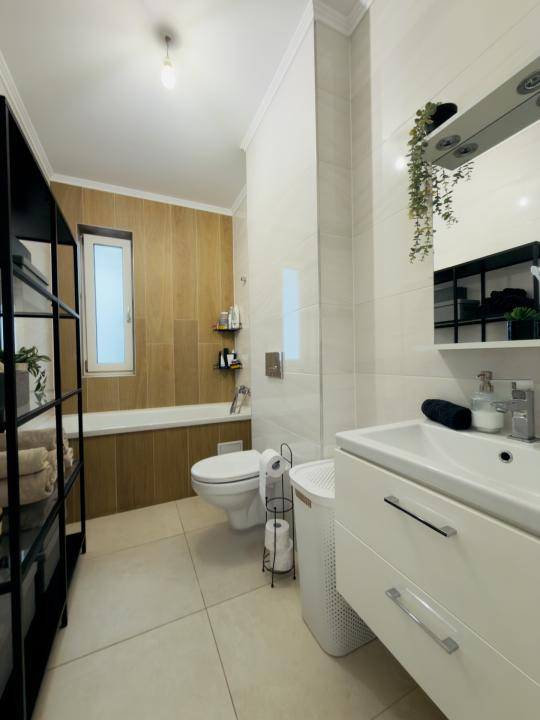 Apartament 2 camere, decomandat, parter in Giroc