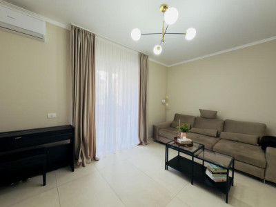Apartament 2 camere, decomandat+terasa de 15mp, parter in Giroc