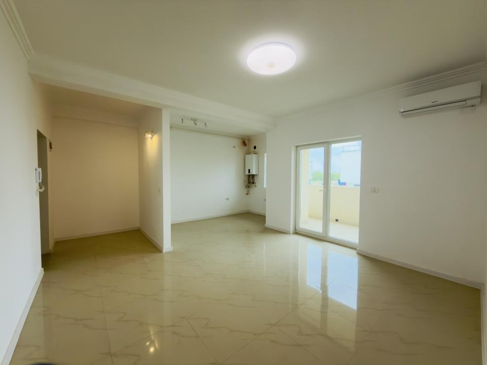 Apartament  3 camere, open space, etaj 1, zona Torontalului