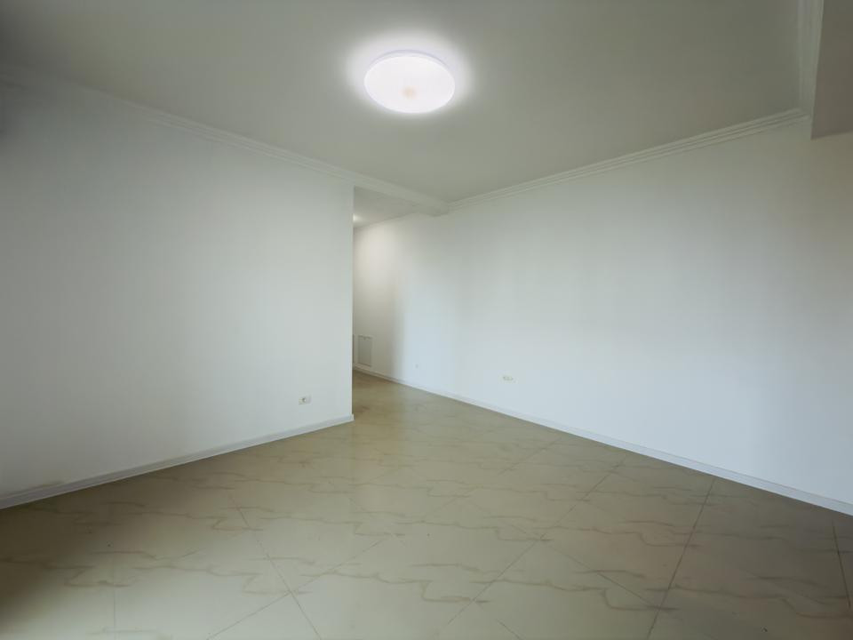 Apartament  3 camere, open space, etaj 1, zona Torontalului