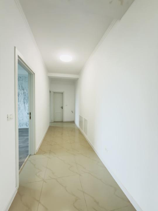 Apartament  3 camere, open space, etaj 1, zona Torontalului