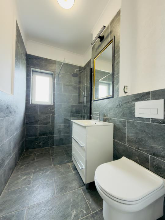 Apartament  3 camere, open space, etaj 1, zona Torontalului
